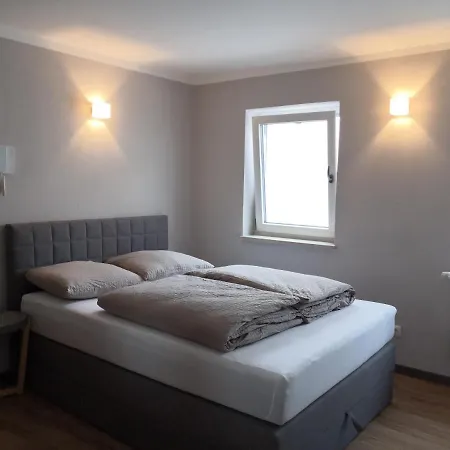 Q - Das Kleine Stadthotel Aparthotel Dingolfing