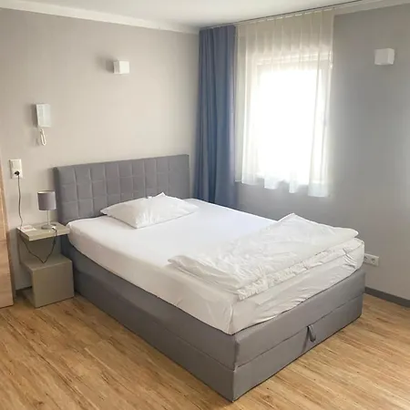 شقة فندقية Q - Kleine Stadthotel 3*